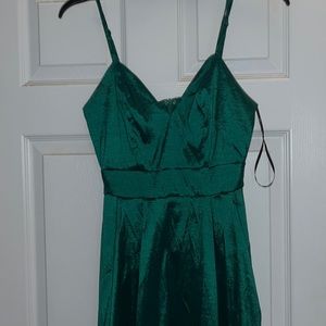 Lulu’s green mini skater dress